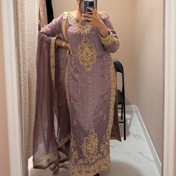 Pakistani Party Dress - Picture 1 of 2